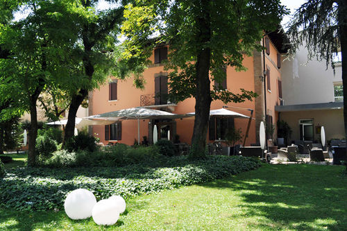 Hotel Due Pini Formigine Bagian luar foto
