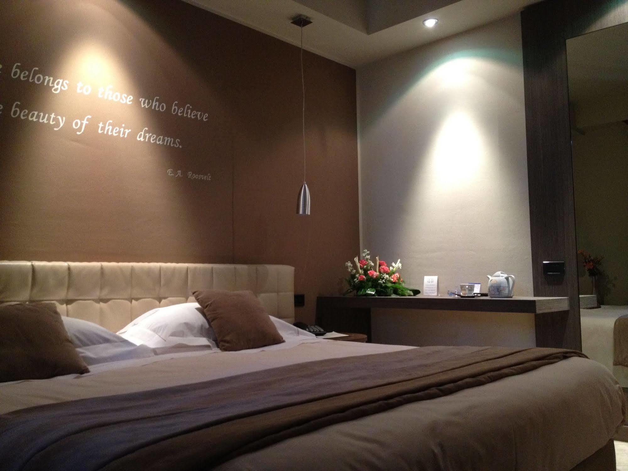 Hotel Due Pini Formigine Bagian luar foto
