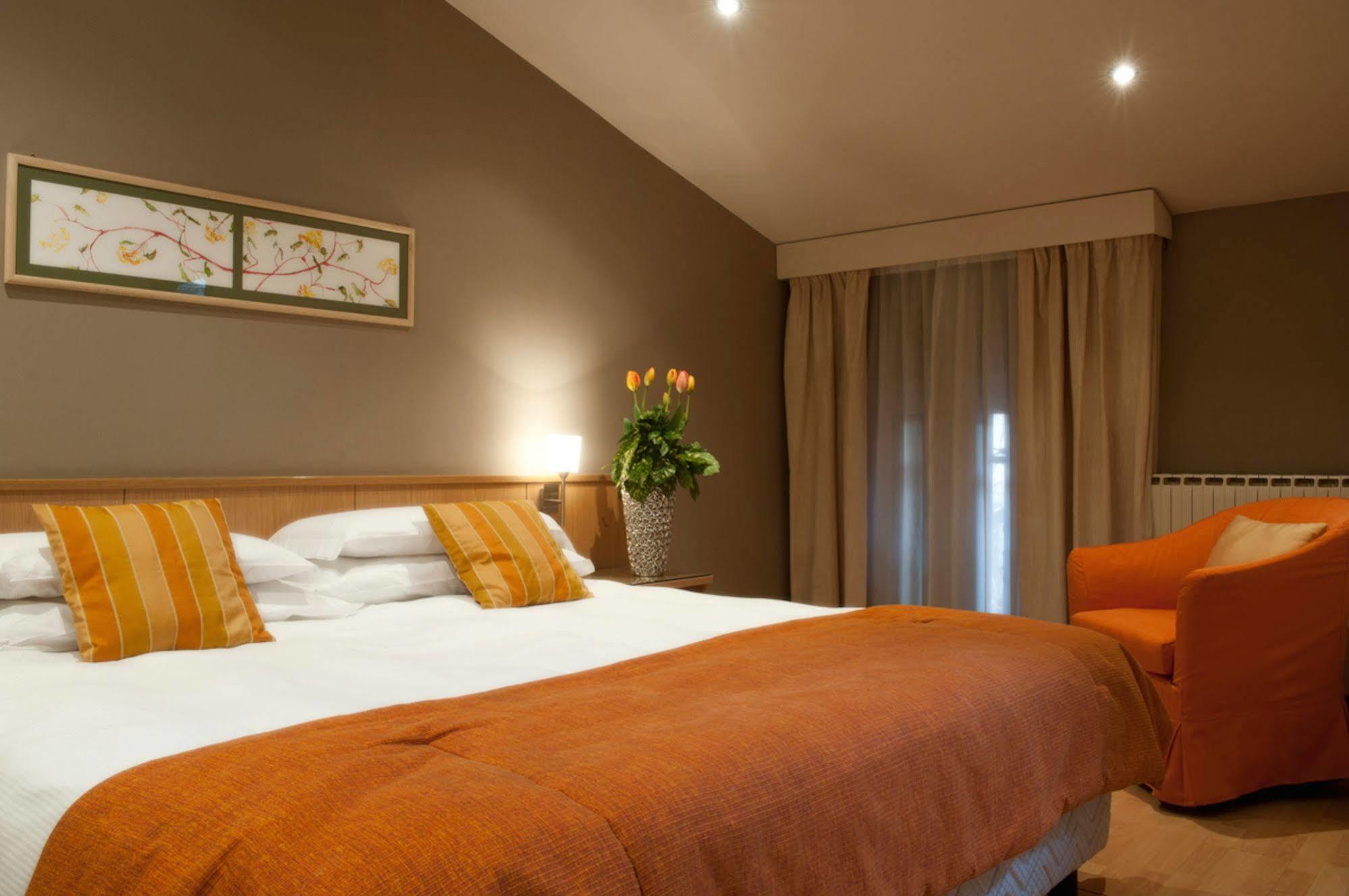 Hotel Due Pini Formigine Bagian luar foto